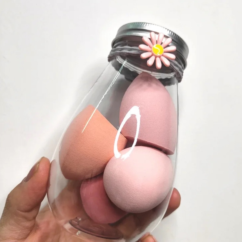 Beauty blender/ beauty sponge. Each set comes with 4 sponges!
